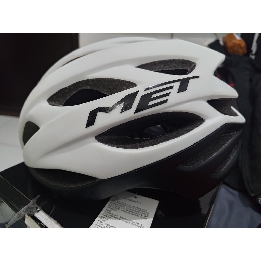Helm MET Estro - helm ACM Premium