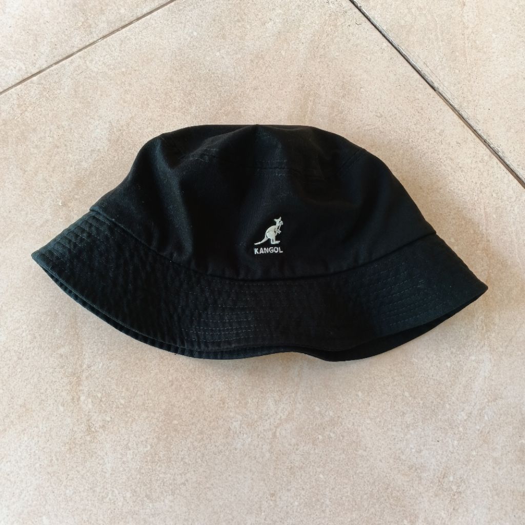 Bucket hat kangol visor pendek