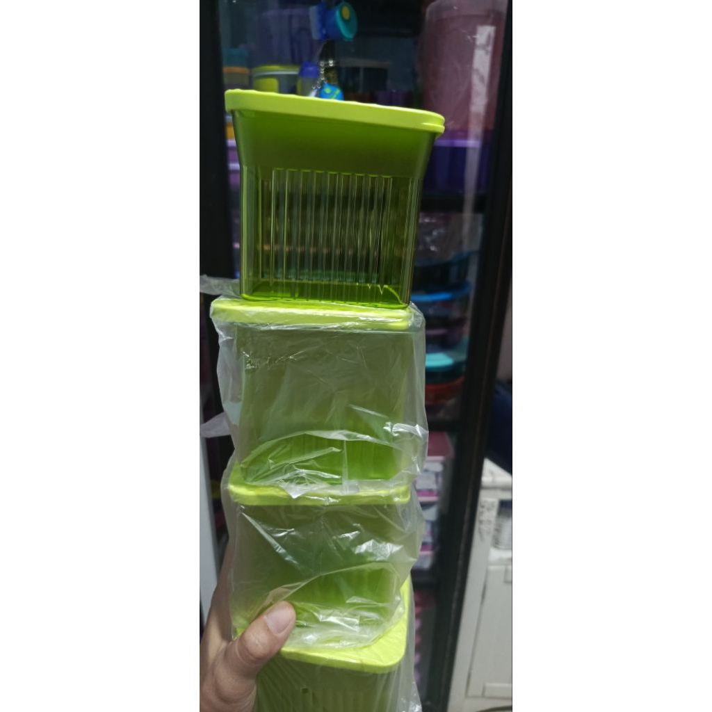 Family mate Tupperware