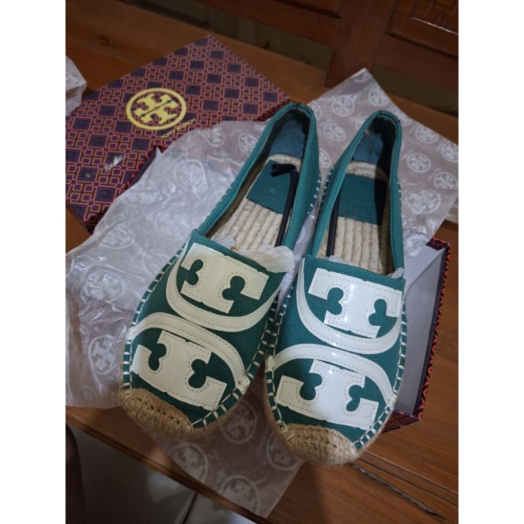 Sepatu Slipon Torryb*rch