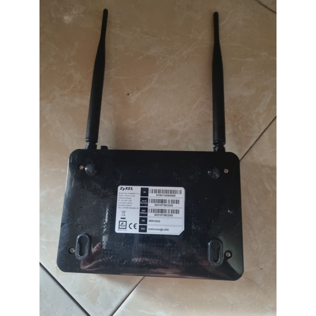 ROUTER ZYXEL P-660HN