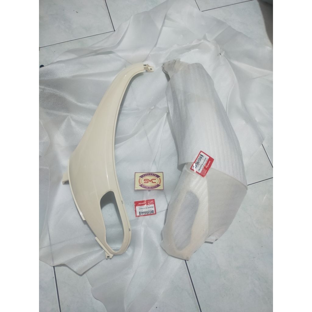 54302/54303-K16-900PMC cover sayap depan kanan kiri Scoopy fi  2012-2016 cream ORI AHM