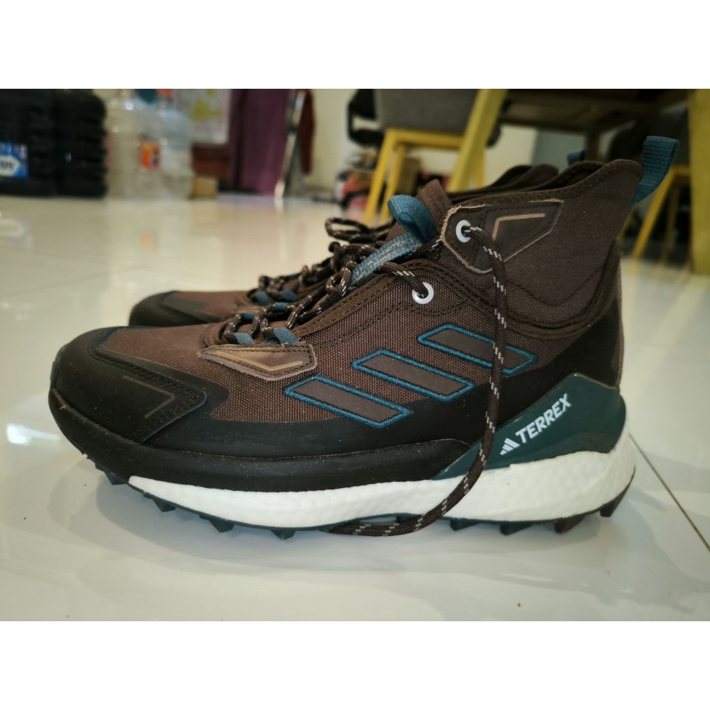 Sepatu Outdoor Adidas Terrex