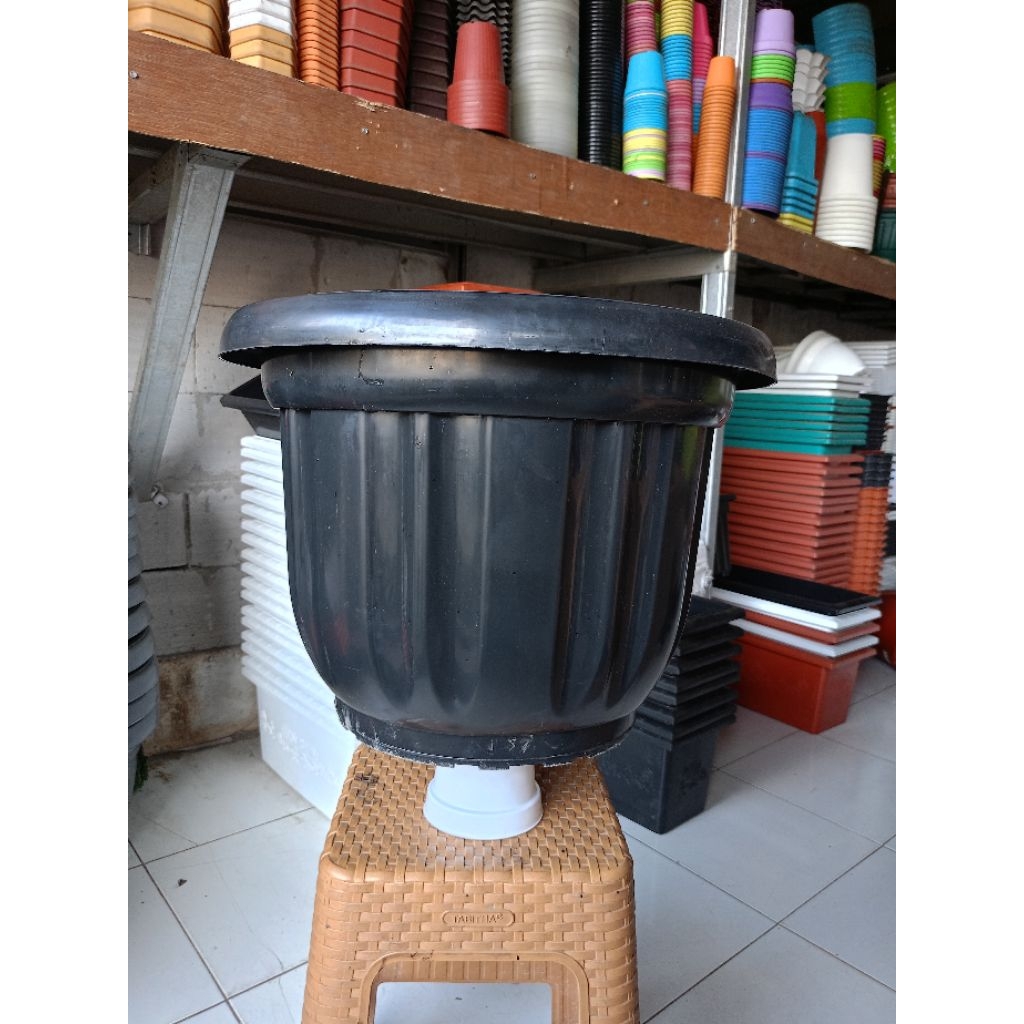 pot hitam Gloria diameter 50 cm