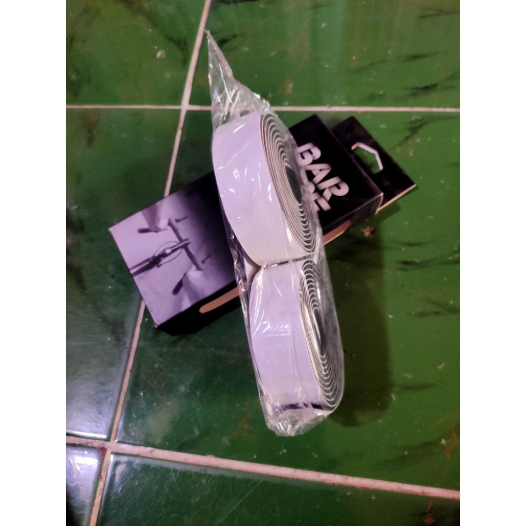 bartape motif carbon putih handlebar roadbike