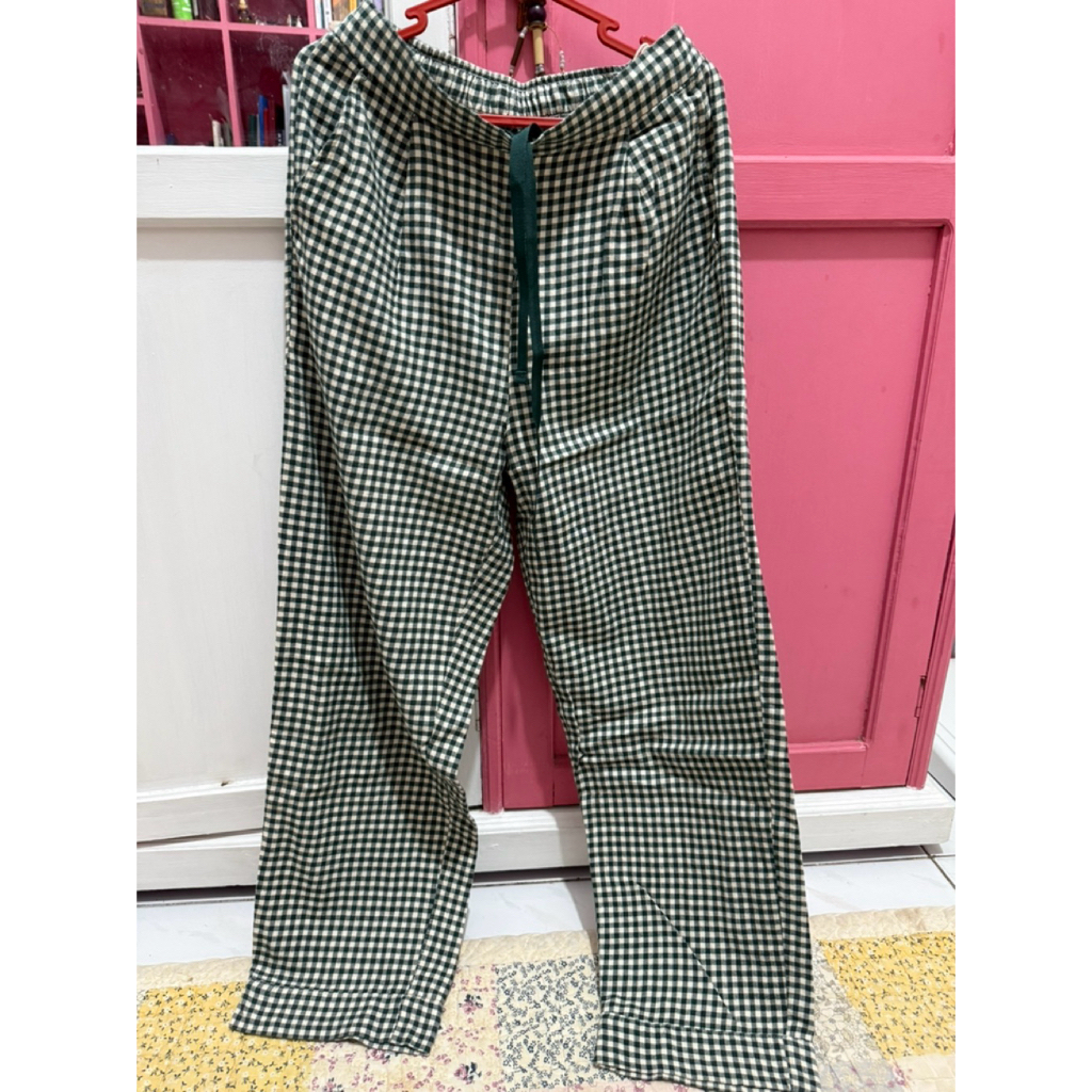 Uniqlo Celana Flanel Kotak