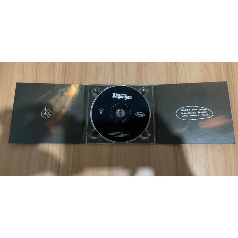 CD Hindia-Menari Dengan Bayangan