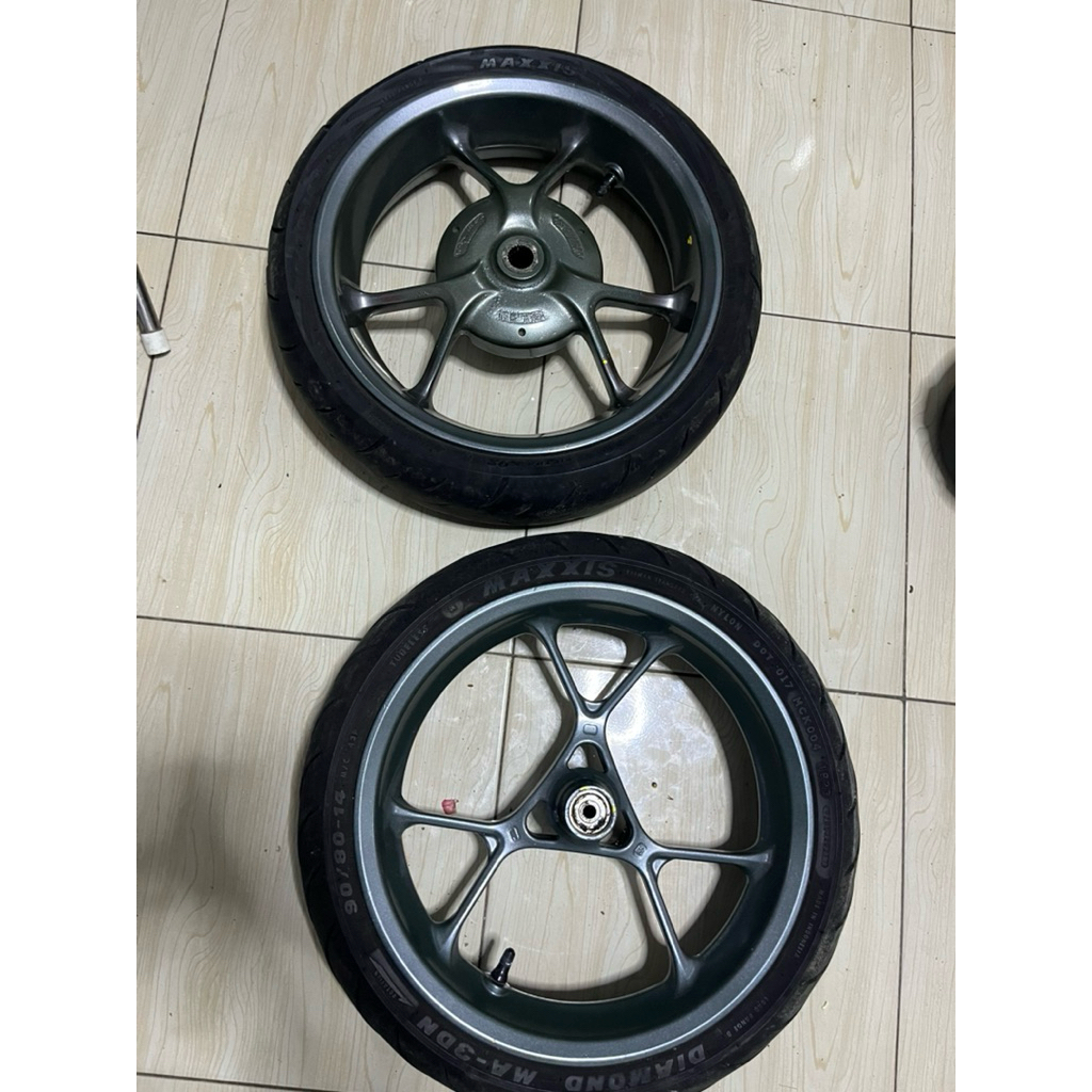 velk aerox &ban maxxis