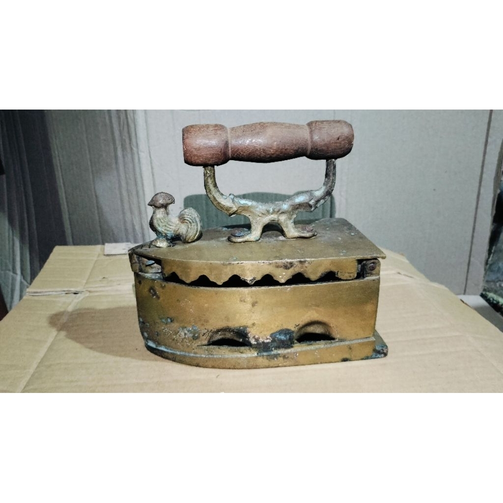 SETRIKA ARANG AYAM JAGO KUNINGAN SETRIKA MANUAL ANTIK KUNO JUMBO