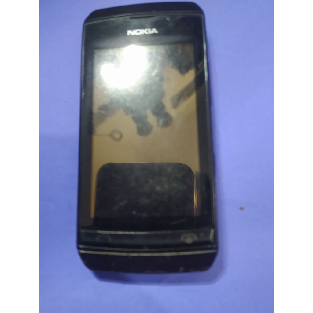 Hp Nokia Asha 305 minus lcd retak tinggal ganti lcd jual unit hp aja tanpa batre