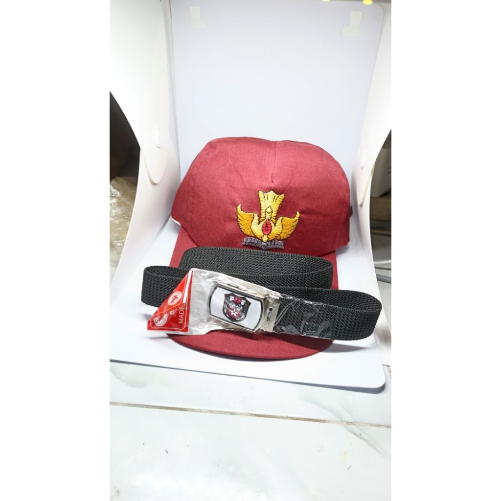 Topi sekolah SD merah polos + sabuk