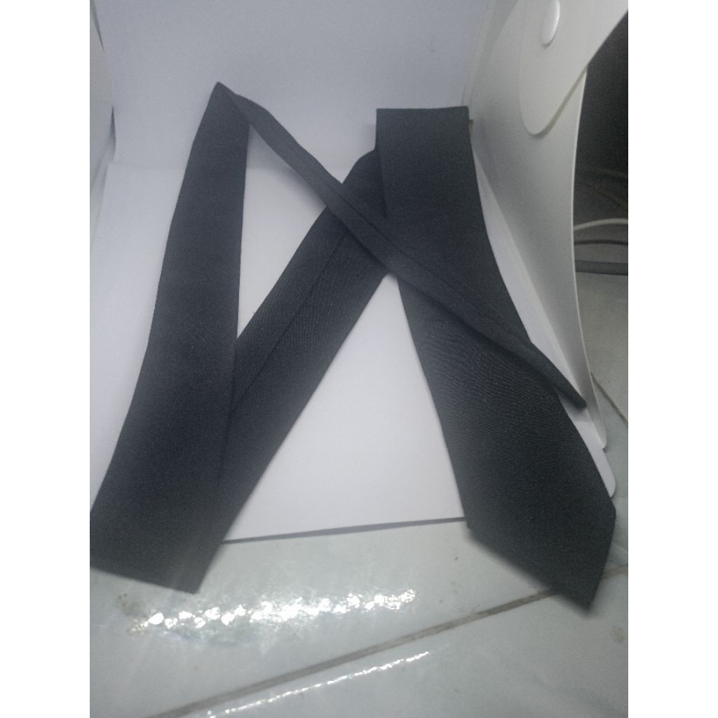 paket dasi hitam polos+ sabuk cocok untuk cewek cowok