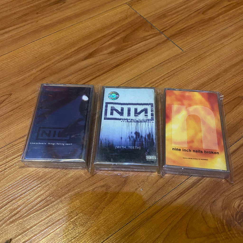 variasi kaset original NIN / Nine Inch Nails