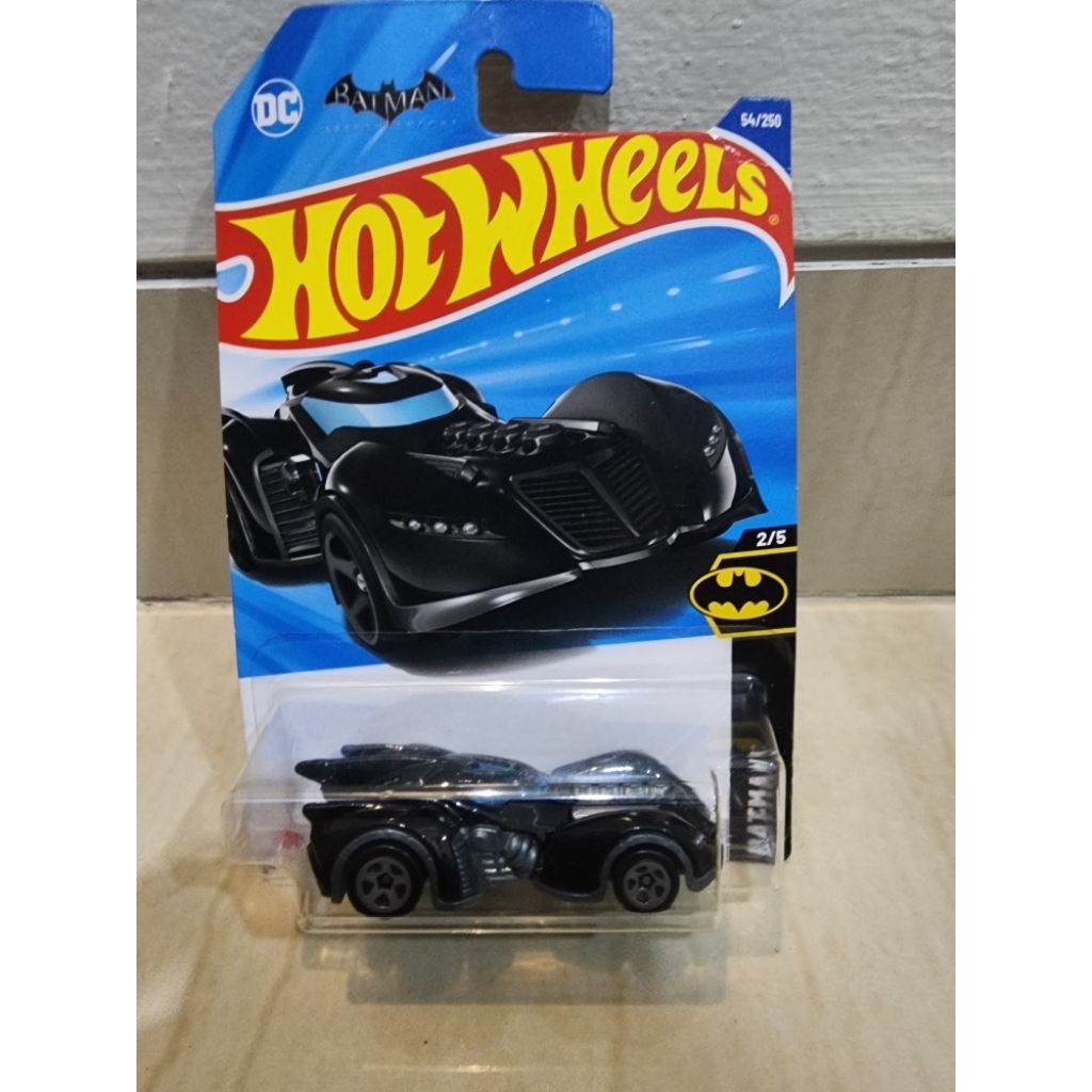 Hot Wheels Batman : Arkham Asylum Batmobile