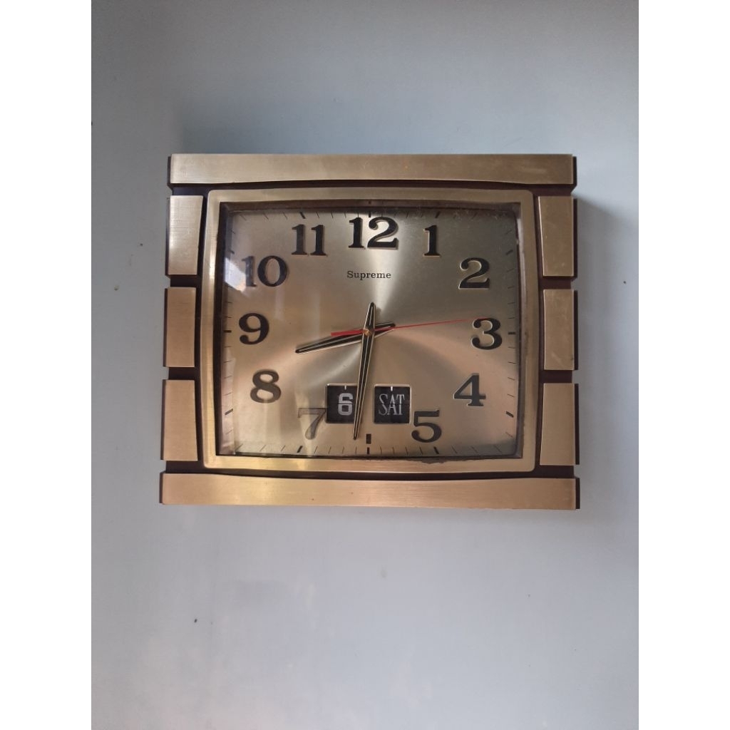 Jam dinding Transistor SUPREME