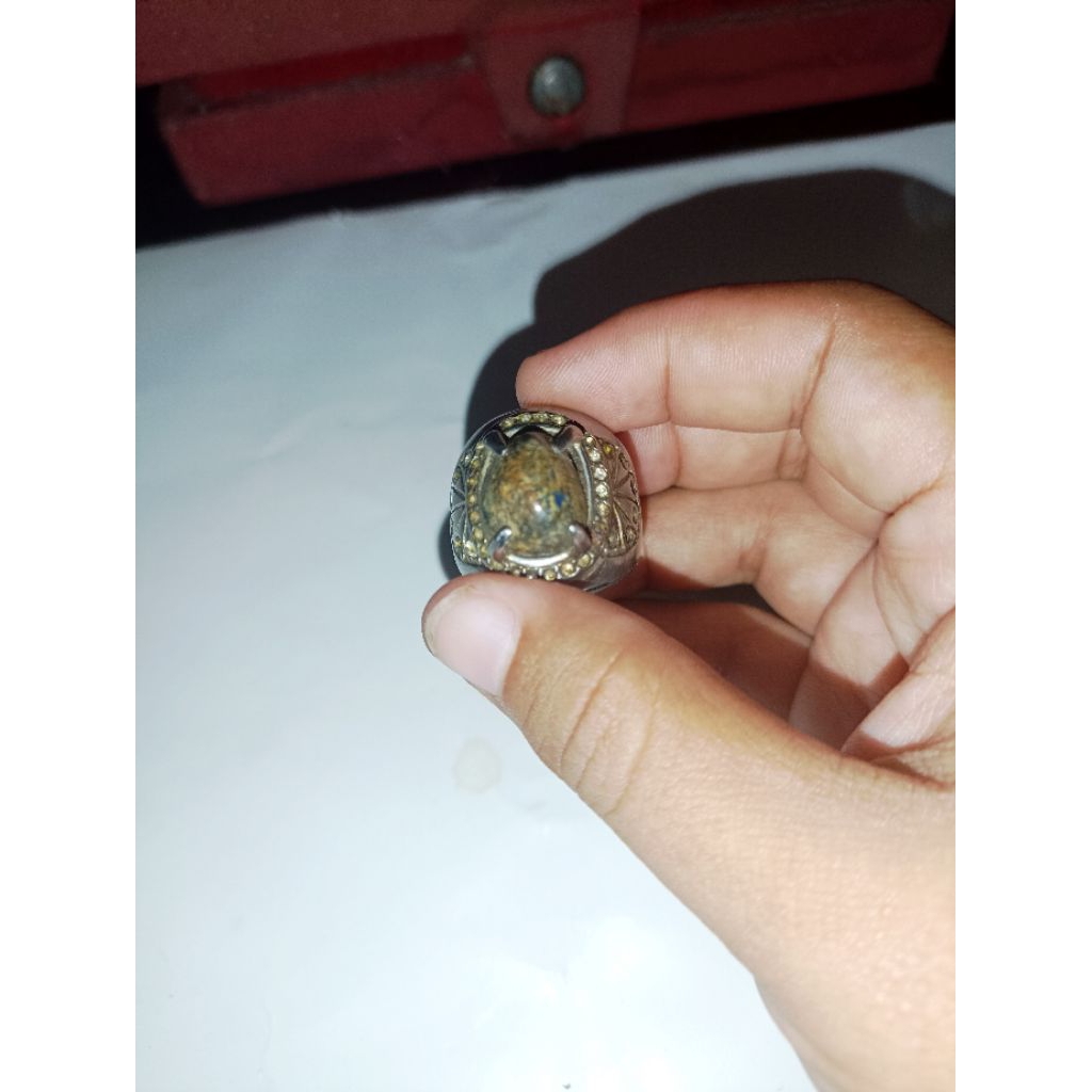 BATU PIRUS BADAR EMAS