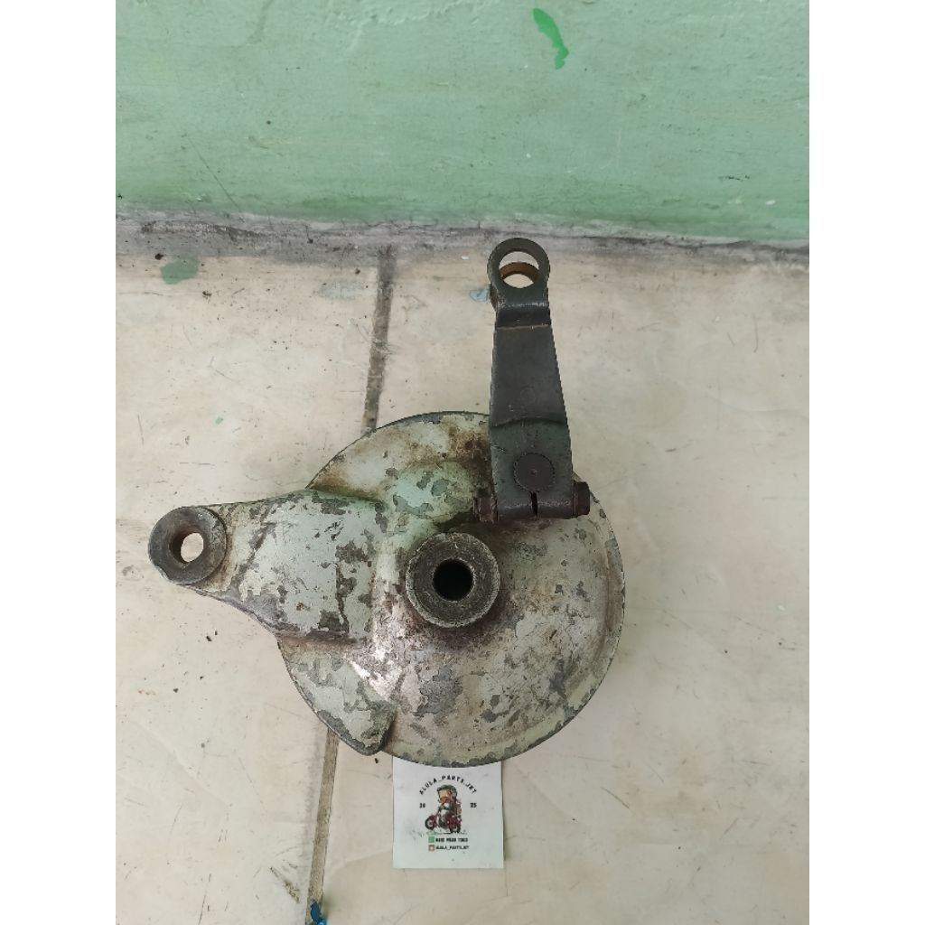 Tutup Tromol Belakang Satu Set Kampas Rem Supercub, Astrea800, C70