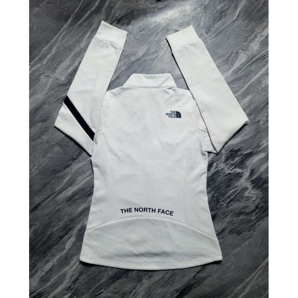 ‎Jaket TNF Outdoor tracktop hangout motoran putih branded