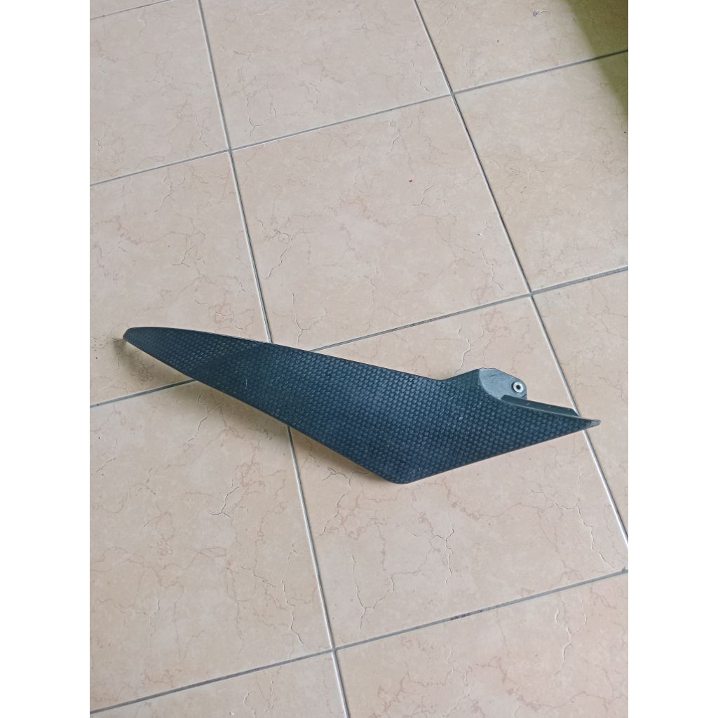 cover bawah tangki kiri Yamaha R6 bekas original