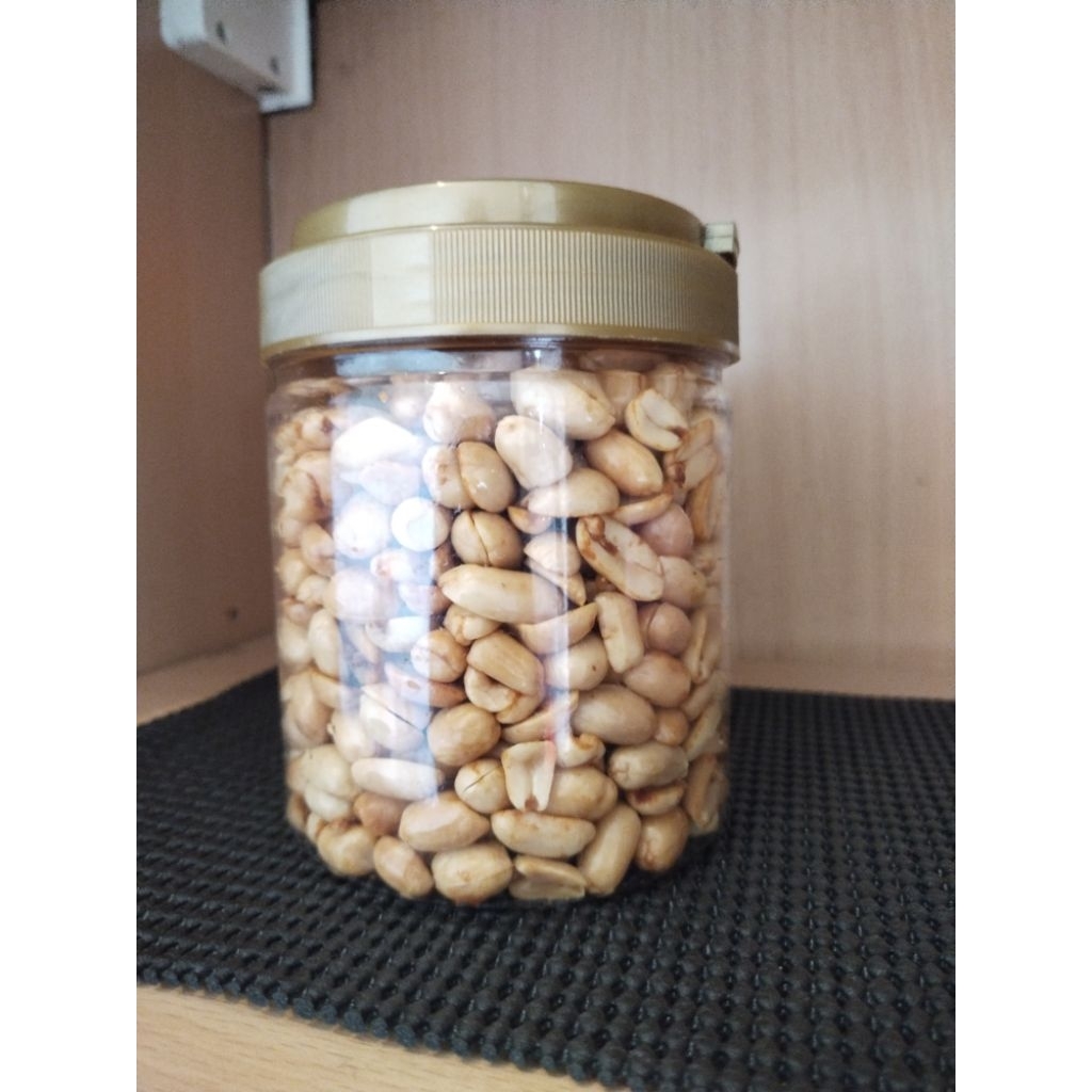 kacang bawang kemasan toples