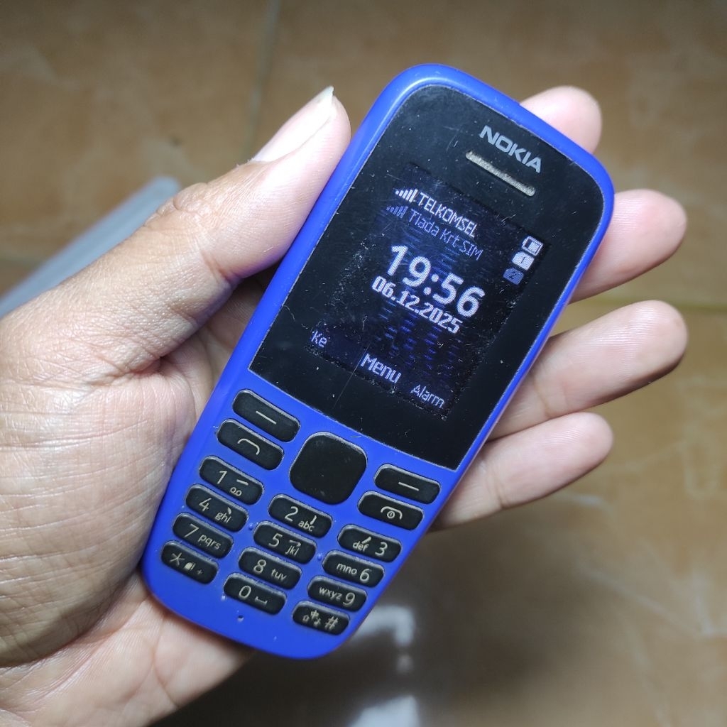 hp Nokia model 105 bekas masih hidup buat pajangan koleksi sesuai di foto (baca diskripsi)