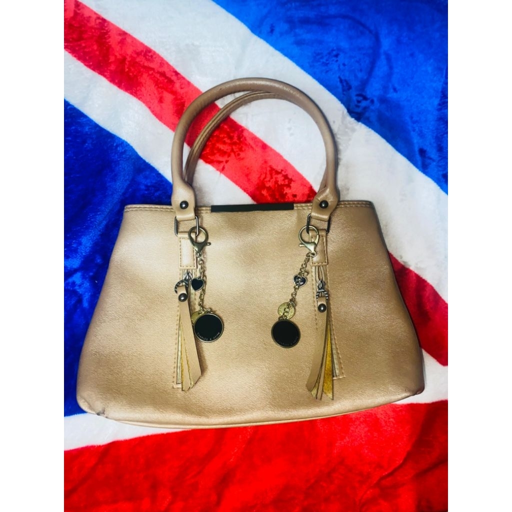 Tas KW Super Charles & Keith