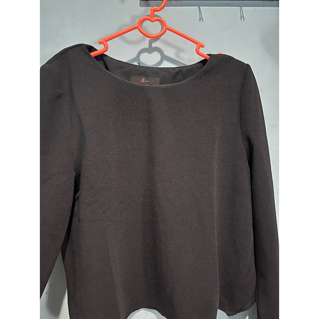 blouse hitam jj jigott