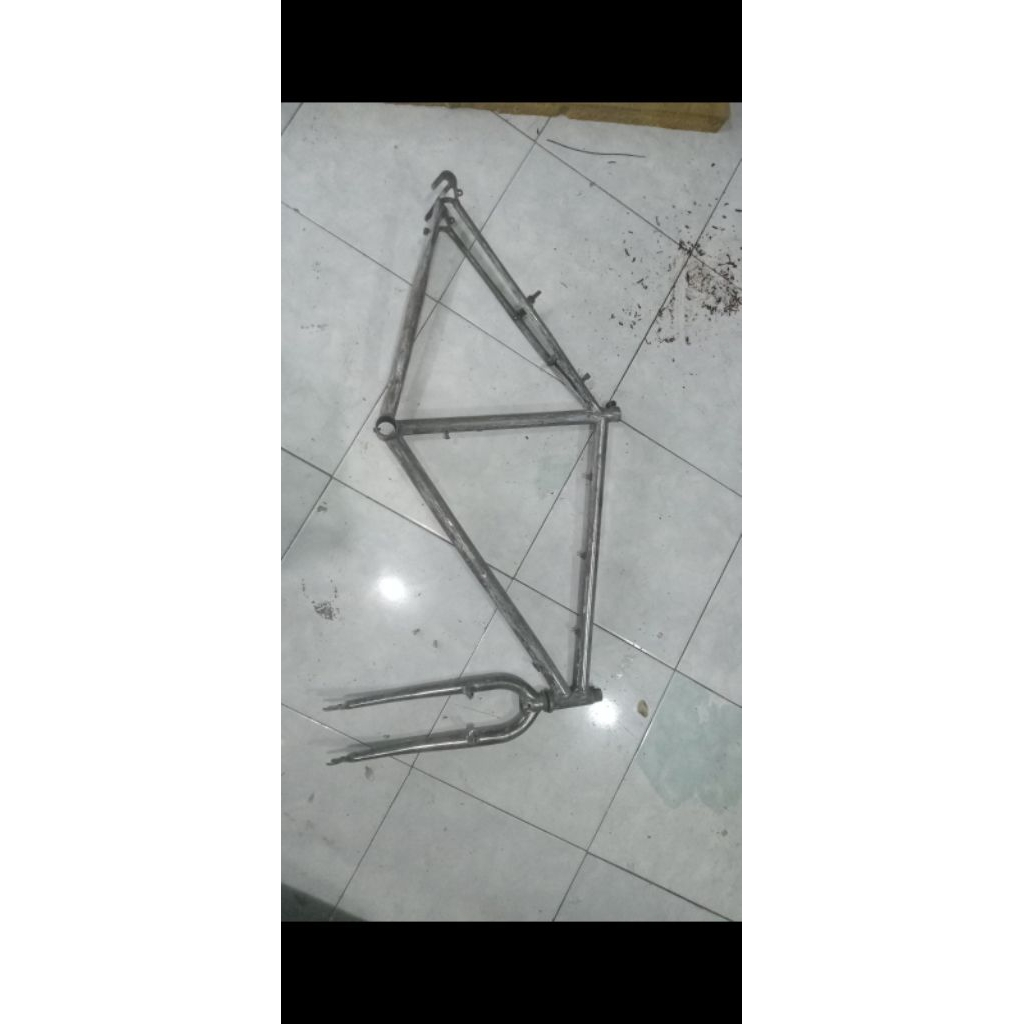 frame sepeda federal tinggi seperti difoto rata air
