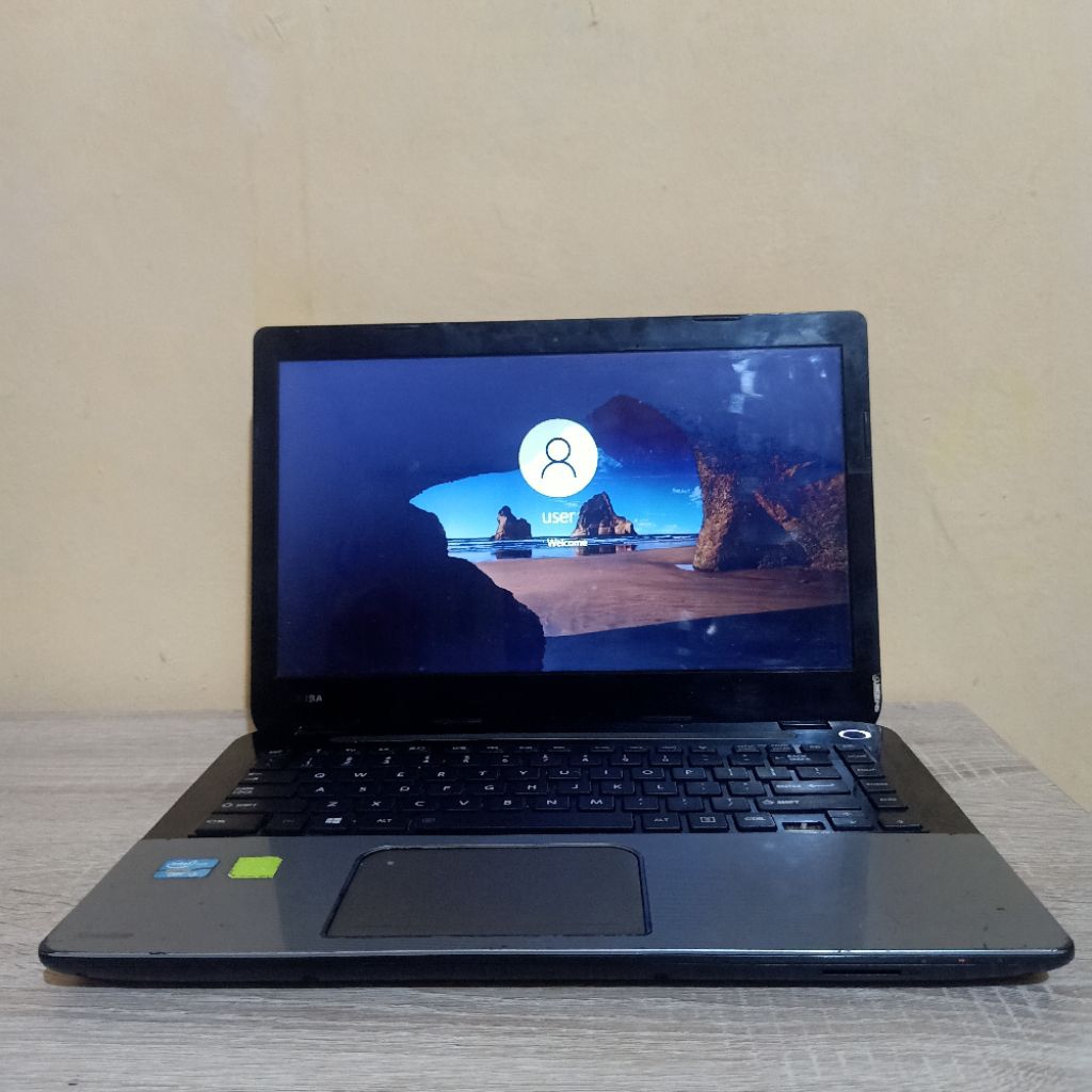 Laptop Toshiba satelite Dual VGA Core i3 dan NVIDIA Second