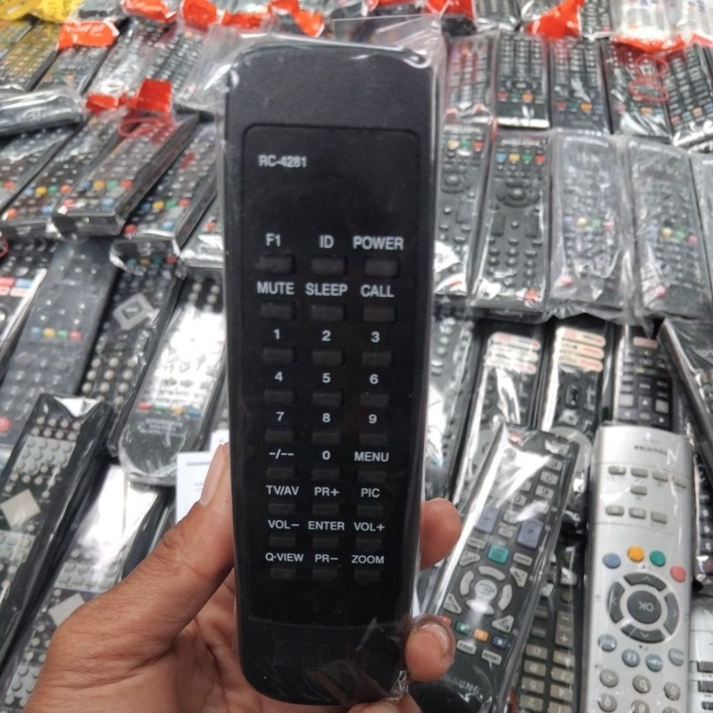 REMOTE TV TABUNG MERK AKARI