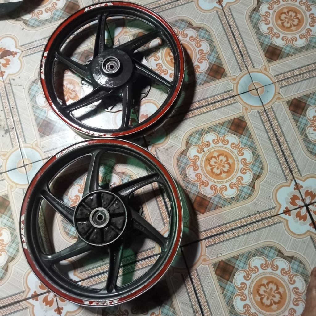 pelek velg depan belakang full set piringan motor Honda CB150R original copotan
