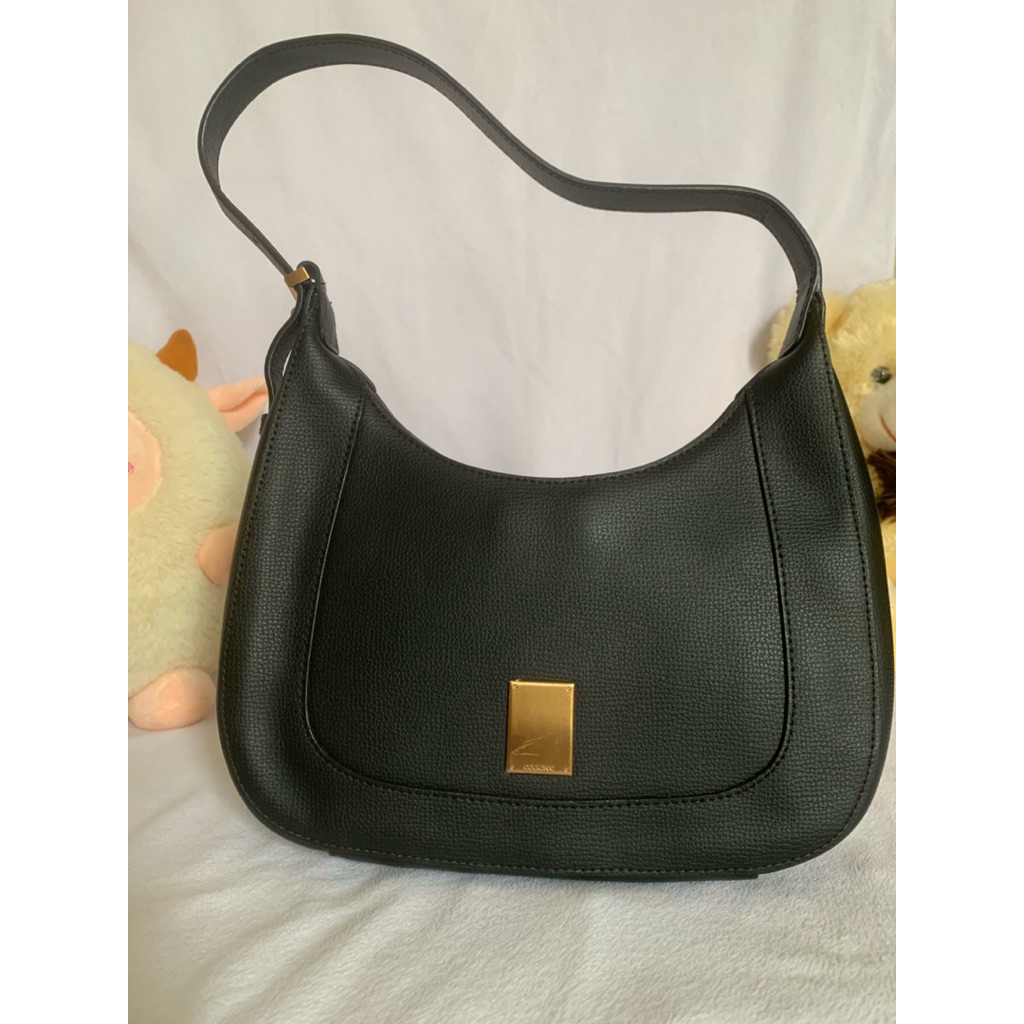 half moon bag tas ketek sabit hitam Courune second