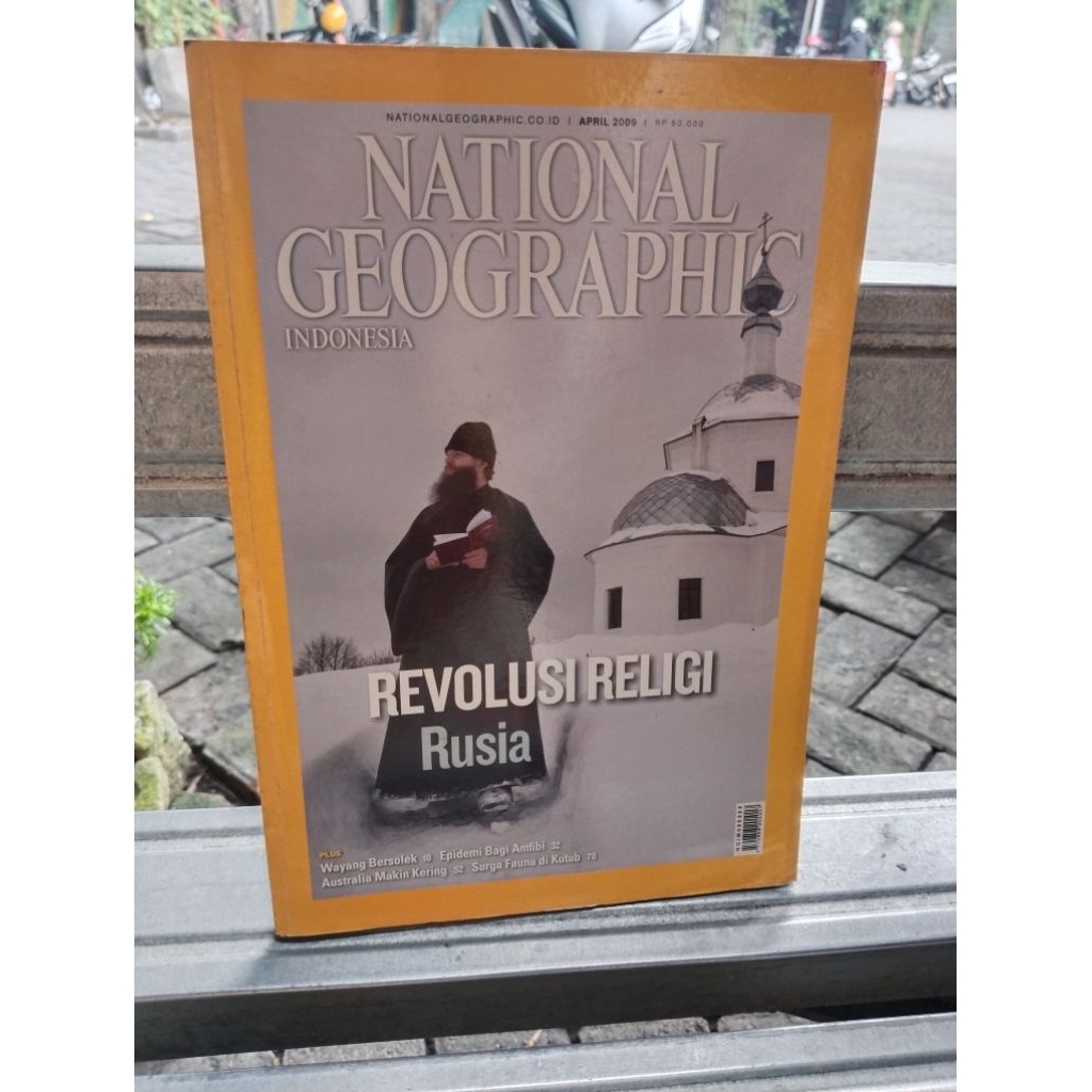 kondisi majalah bekas national geographic indonesia "REVOLUSI RELIGI RUSIA"