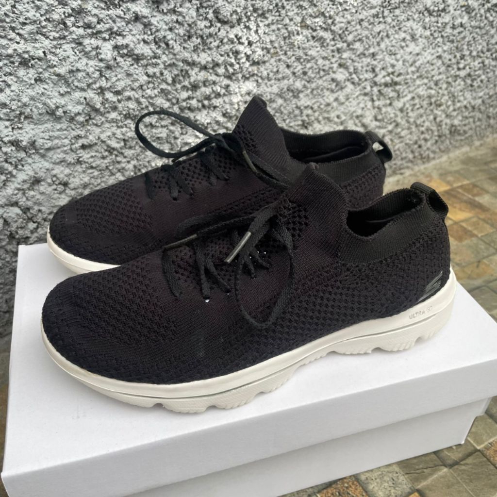 Sepatu SKECHERS Go walk