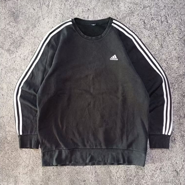 Adidas 3 stripes sweatshirt crewneck