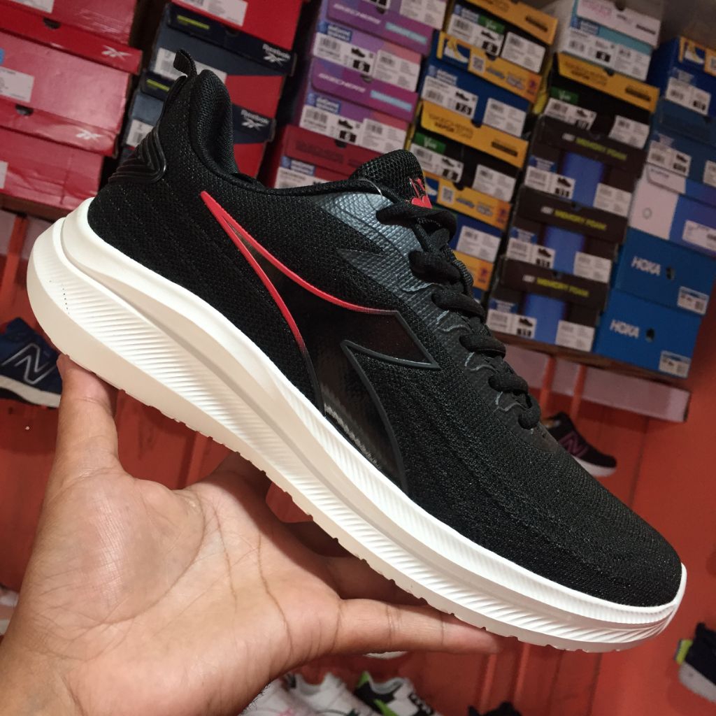 Sepatu Pria Diadora KAZUO Hitam Original Resmi MAP