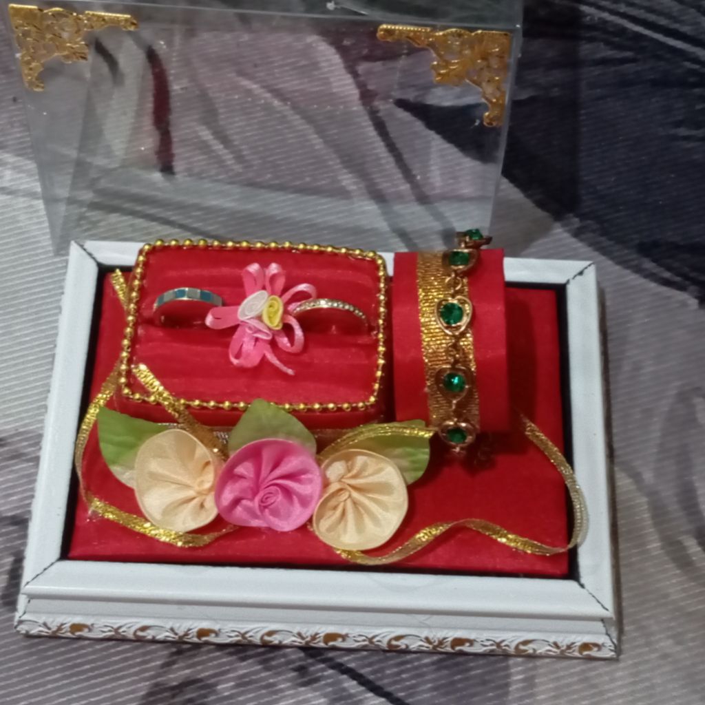 Es_Teh_Mamam Tempat Seserahan Cincin Dan Gelang Termewah