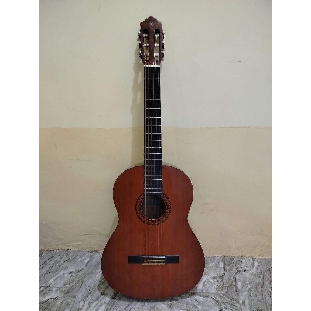 Gitar Klasik Yamaha C330A Bekas – Suara Empuk | Kondisi Bagus | Surabaya