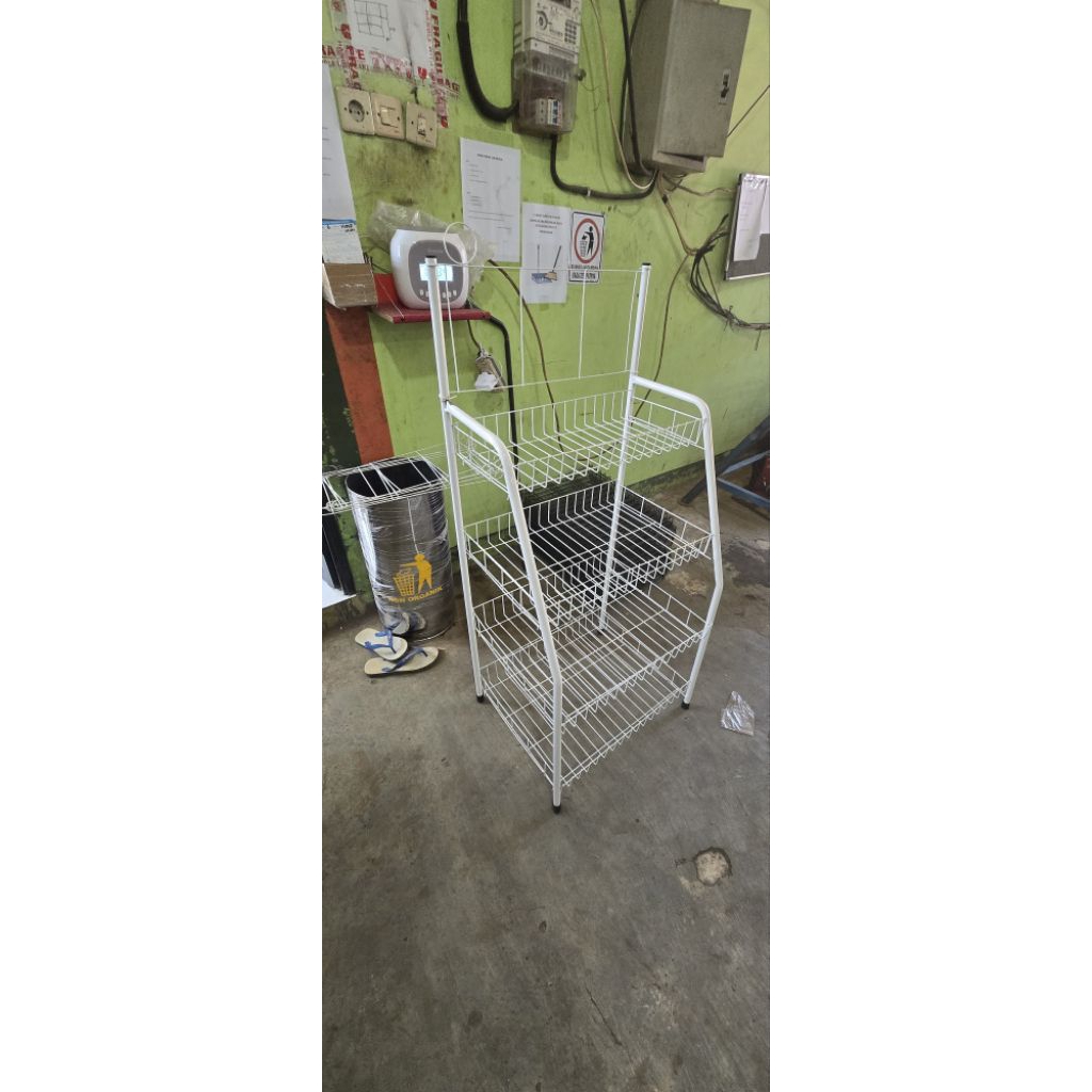 Rak Snack Warung Kelontong