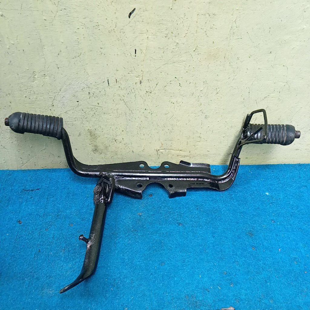 step depan Yamaha Vega ZR 2010 original