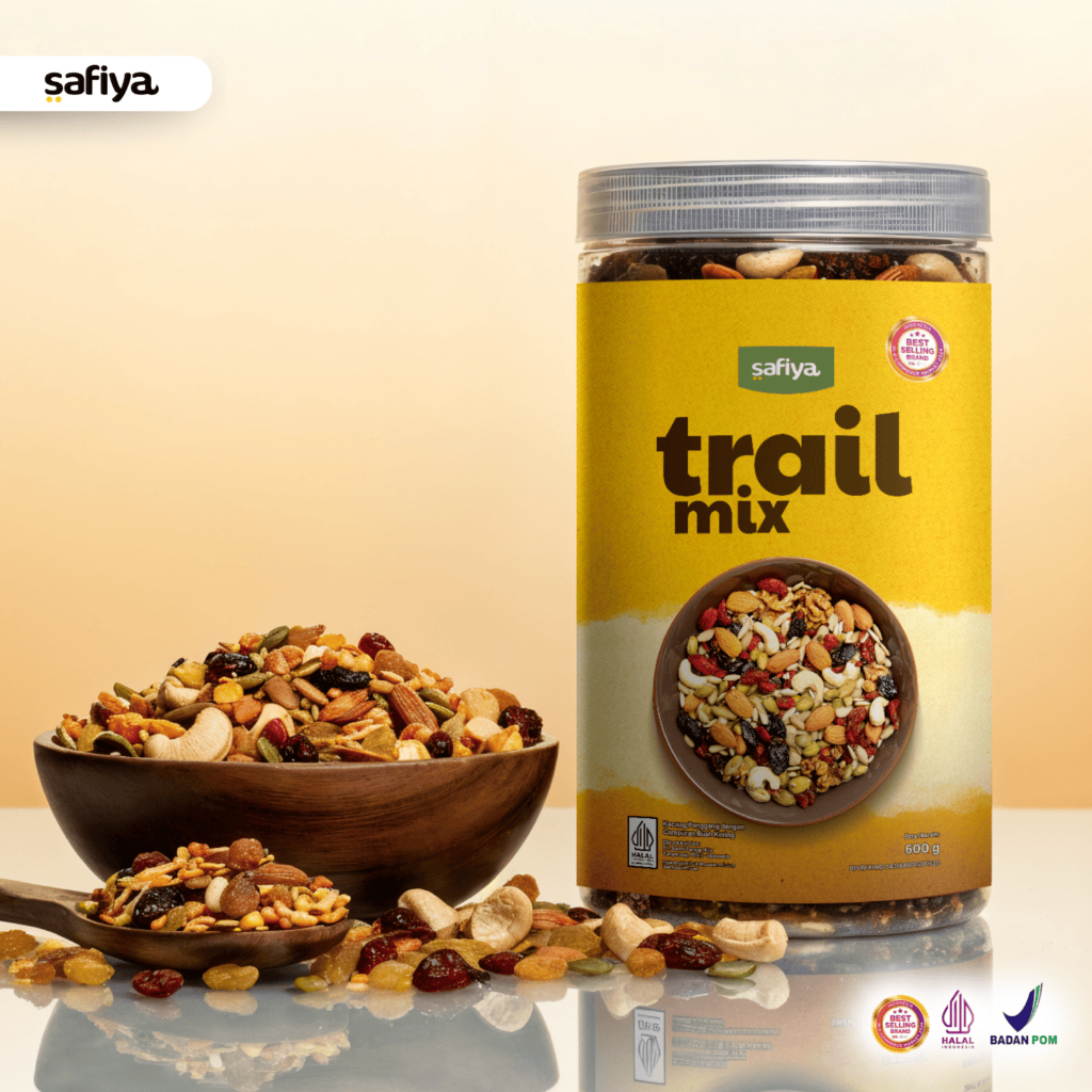 Safiya Trail Mix 600 Gram Jar With Almond Raisins Roasted Premium