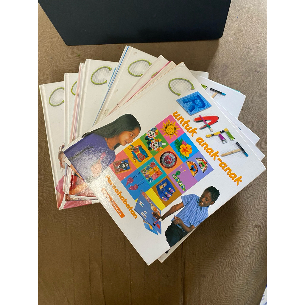 Buku Grolier Preloved Craft untuk Anak. Harga 1 buku.