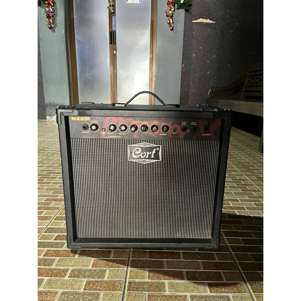Amplifier Cort MX30R second