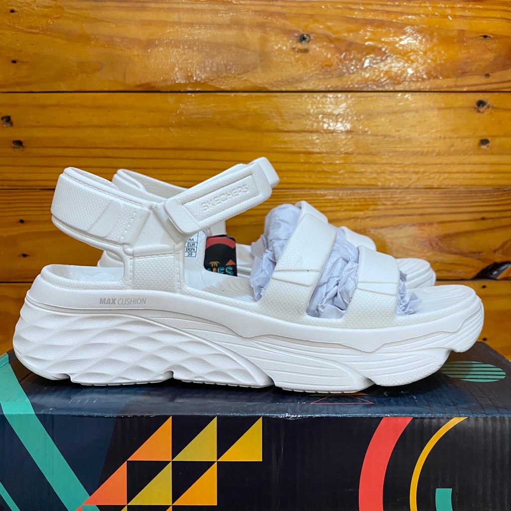 SKECHERS SANDAL WANITA SKECHERS MAX CUSHIONING AURA 111126 WHITE ORIGINAL COD SENDAL TALI SENYAWA NY