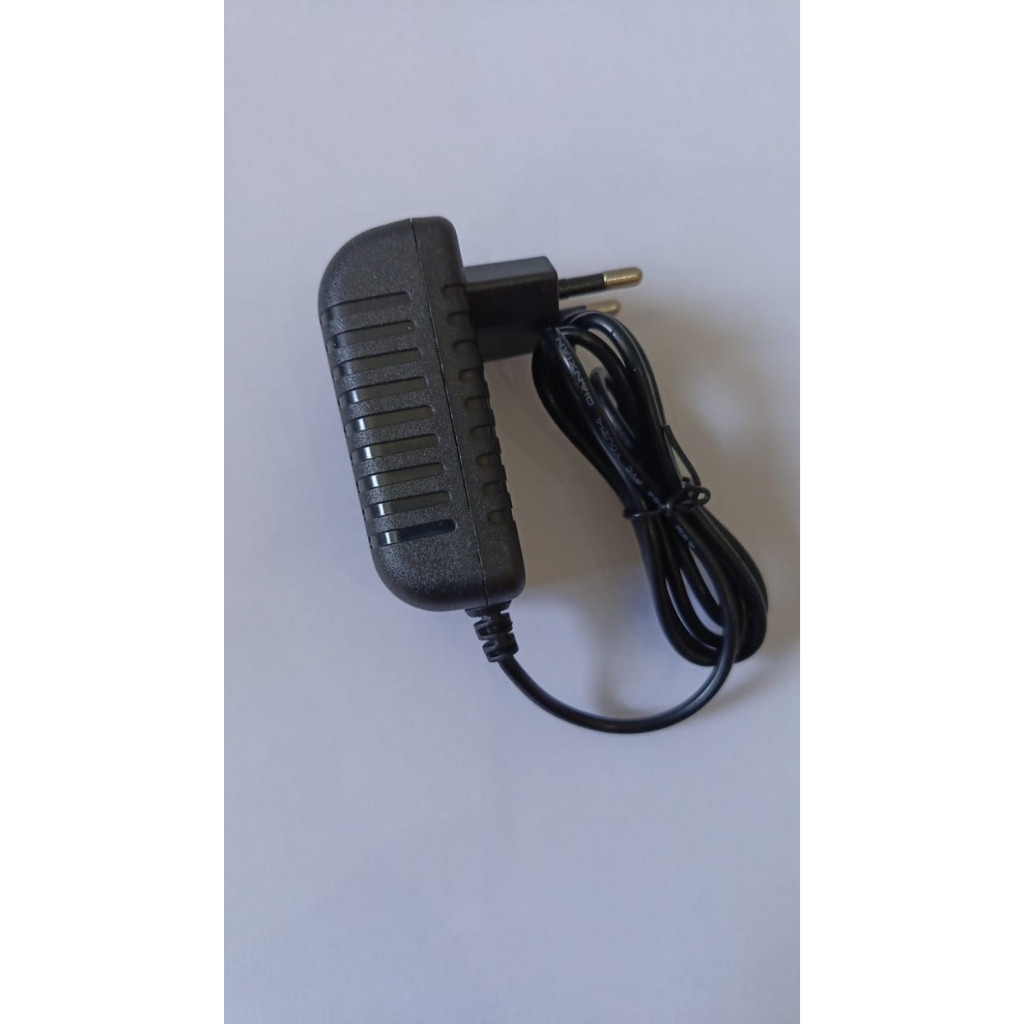 AC/DC ADAPTOR OUTPUT : DC12V 2A MODEL : D-1202 INPUT : AC100-240V~ 50/60Hz