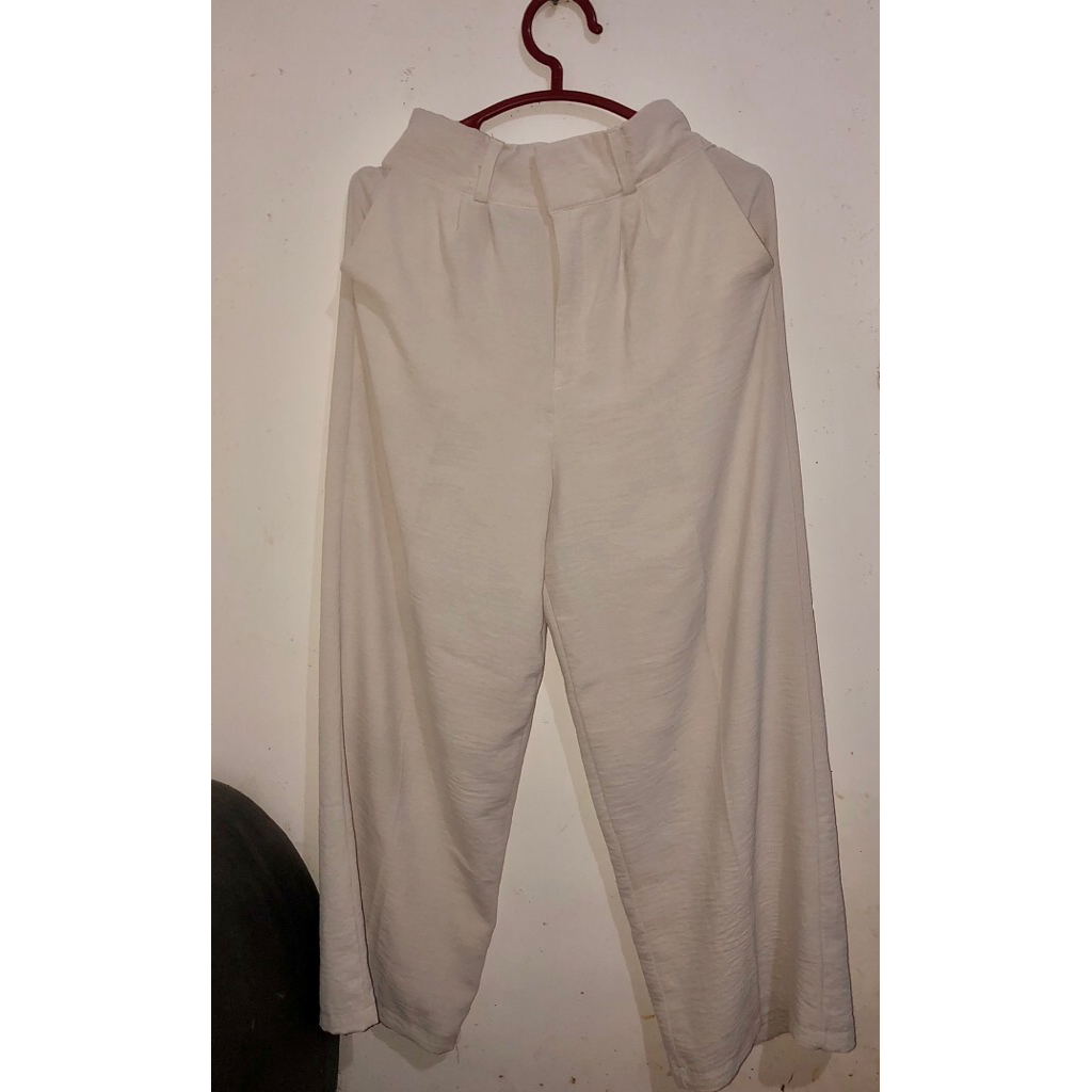 (PRELOVED) Celana Kulot Crinkle Warna Ivory