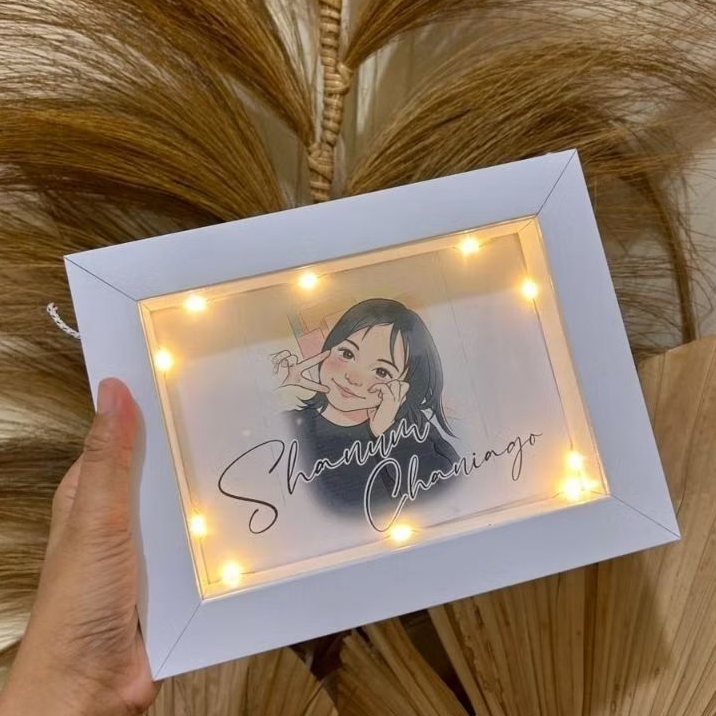 FRAME LED CUSTOM / BINGKAI HADIAH WISUDA / FIGURA CUSTOM/ GIFT ULANG TAHUN / HADIAH HARI IBU