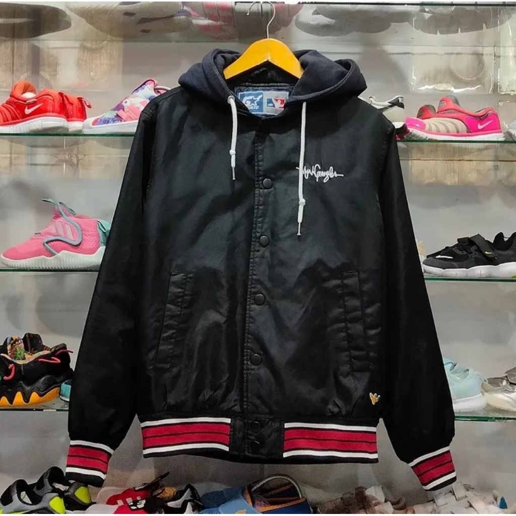 JAKET VARSITY MARK GONZALES