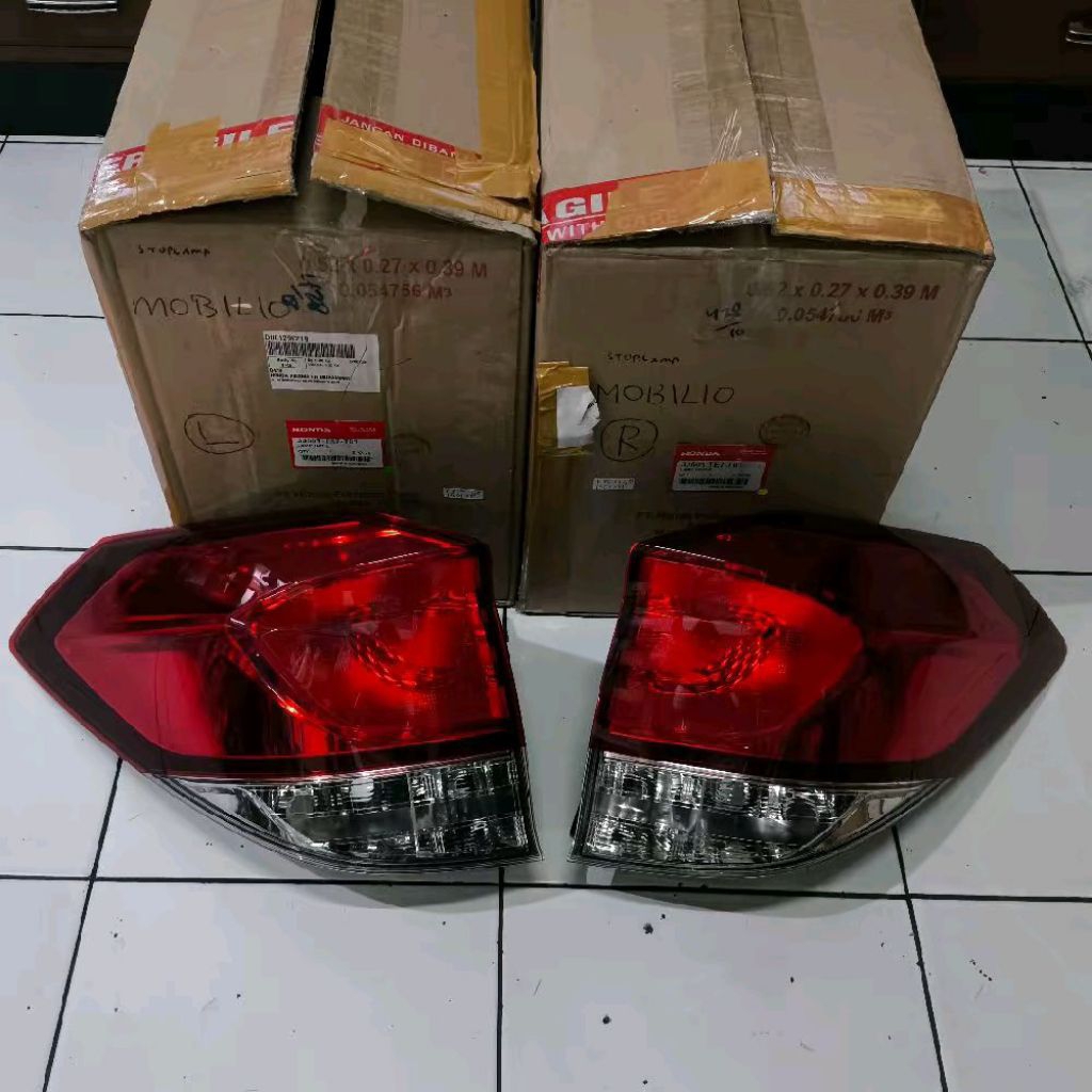 Stoplamp lampu belakang kanan kiri Honda Mobilio Asli Original