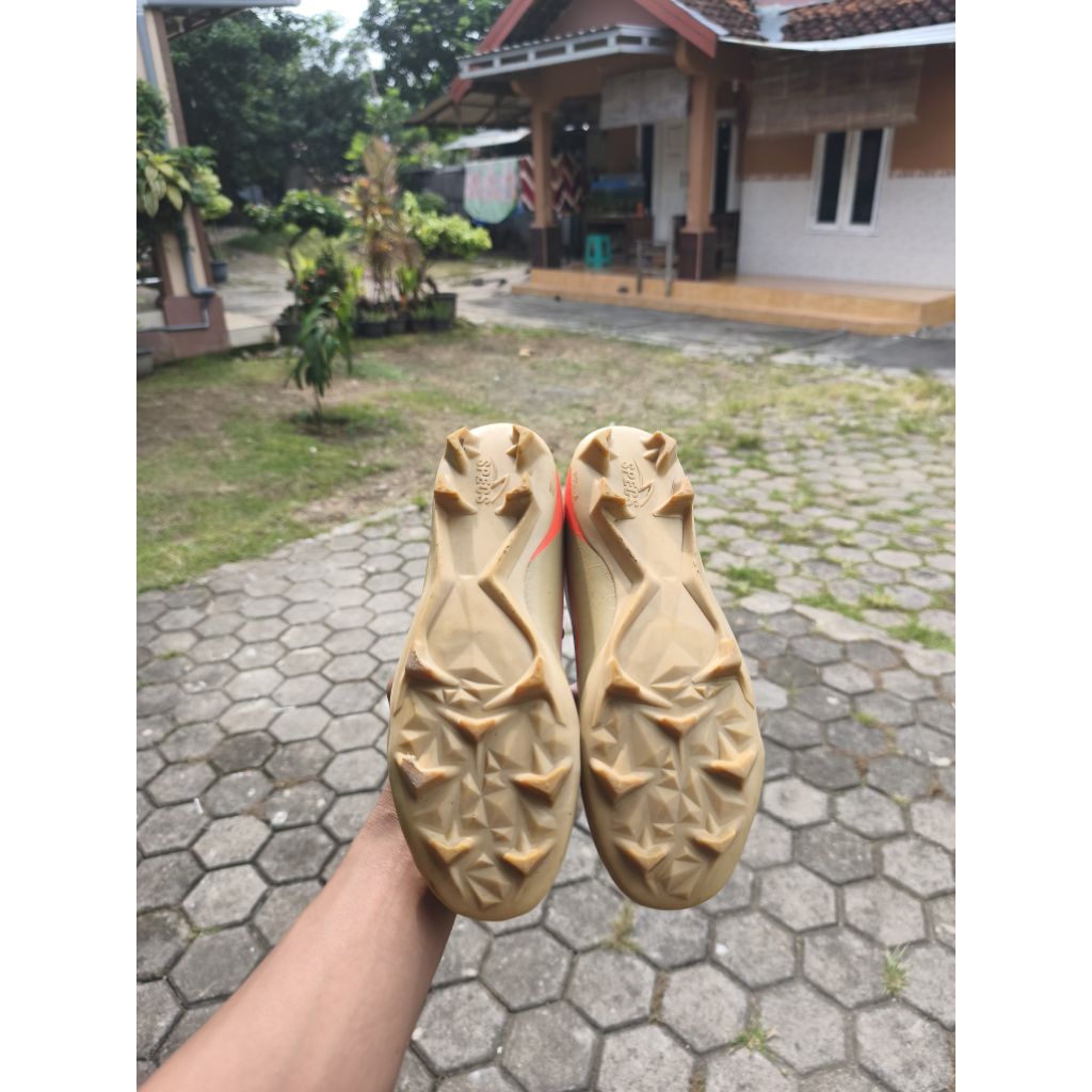sepatu bola specs size 42 second bagus